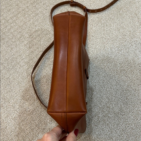 Madewell The Zip-Top Transport Crossbody bag in English Saddle - Picture 5 of 9